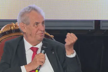 Návrhem Pocheho Hamáček porušil dohodu, stěžuje si Zeman