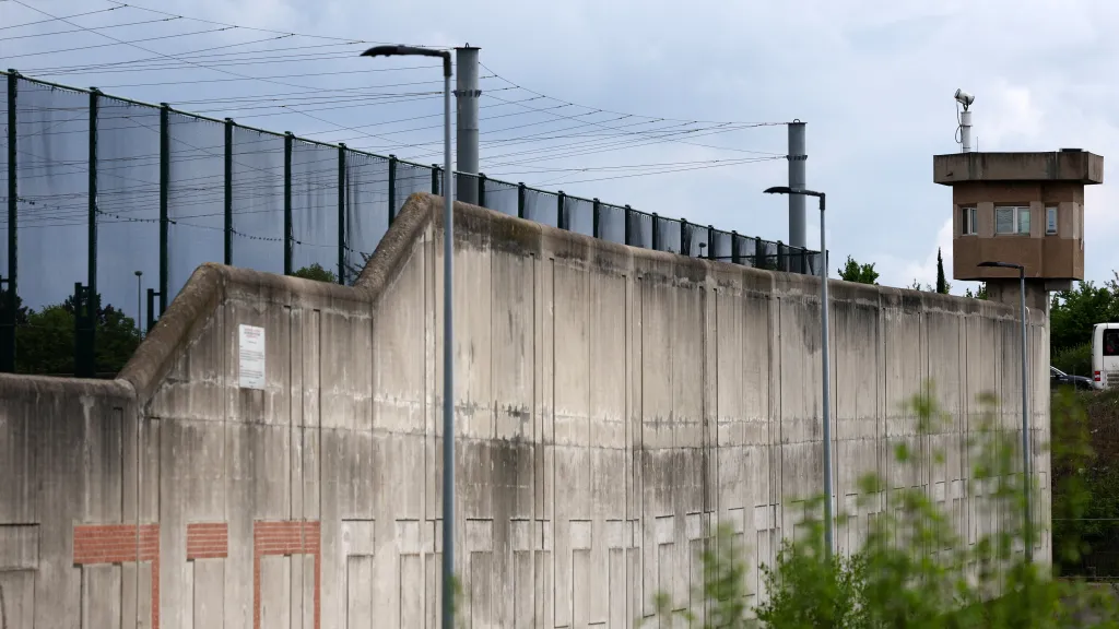 Věznice Villepinte u Paříže (15. dubna 2025)