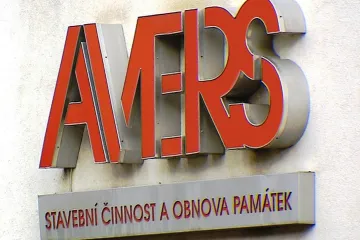 Firma, která dostala zakázku na Hradě, darovala SPO 300 tisíc korun