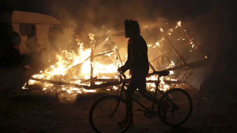 Oheň v uprchlické "džungli"