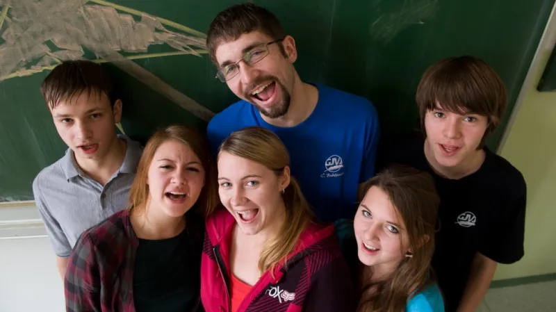 Studenti Gymnázia J. V. Jirsíka v Českých Budějovicích držící hladovku