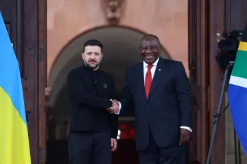 Zvyšme tlak na Rusko, vyzval Zelenskyj při historické návštěvě JAR