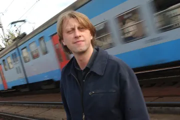 Jedete vlakem? Bude vám předčítat Viewegh, Topol nebo Tučková