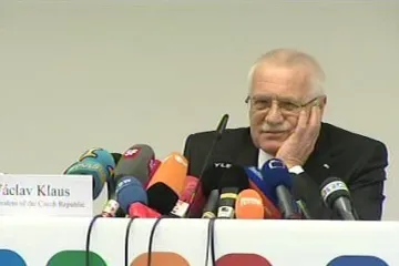 Klaus ani v Bruselu neřekl, zda podepíše Lisabonskou smlouvu