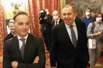 Maas pohrozil Rusku kvůli vraždě Čečence, Lavrov viní Slovensko, že v případu jedná podle USA