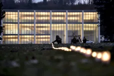 Gahurův prospekt ve Zlíně ozářily stovky svíček na památku Jana Palacha