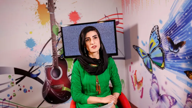 Moderátorka hudebního pořadu