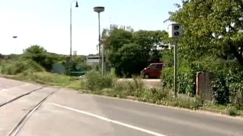 Radar měřící rychlost u vlečky v Mělníku