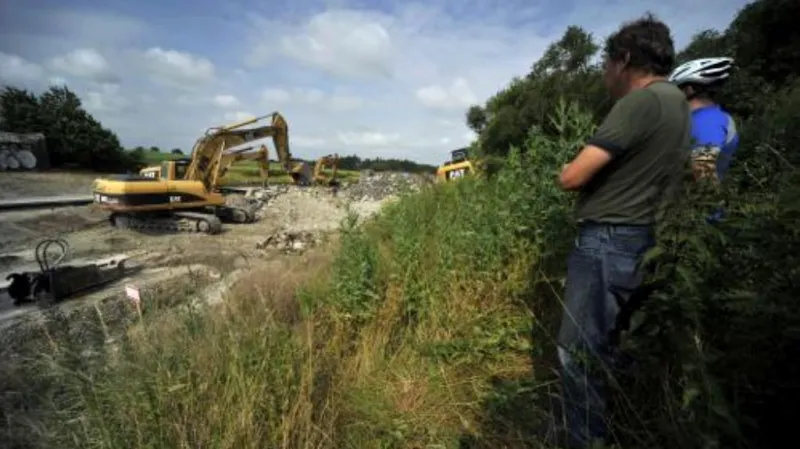Poslední zbytky mostu u Jáchymova