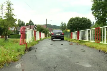 Poničené mosty i silnice: Na opravy po bleskových povodních chce kraj poslat miliony