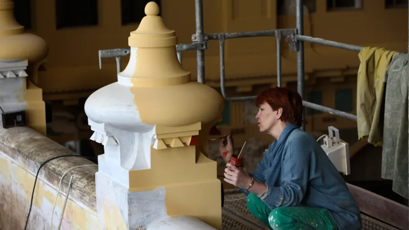 Restaurátorské práce ve Fantově kavárně