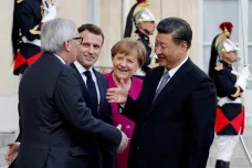 Hlavní téma obchod. Macron, Merkelová a Juncker v Paříži jednali s čínským prezidentem