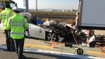 Nehoda na dálnici D2 stála život řidiče osobního auta
