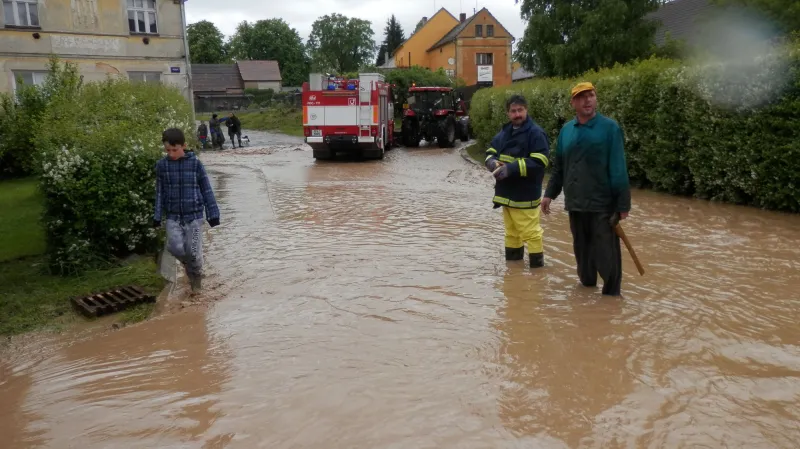 Záplavy v Hostouni