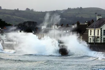 Orkán Xaver udeřil na Evropu, zabil už čtyři lidi