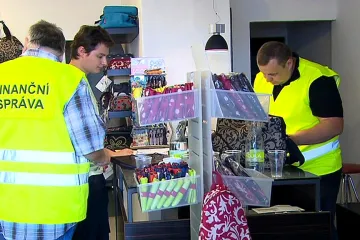 Na pražské neplatiče daní vychází kontrola jednou za 272 let