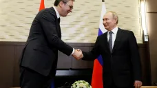 Srbský prezident Aleksandar Vučić a šéf Kremlu Vladimir Putin