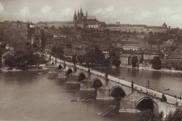 Prohlédněte si: Jak šel čas po Karlově mostě