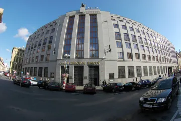 ČNB: Ekonomice se bude dařit lépe, dál ale udržíme korunu slabou