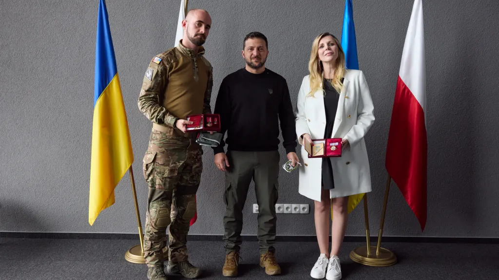 Ukrajinský prezident v Polsku vyznamenal dva dobrovolníky