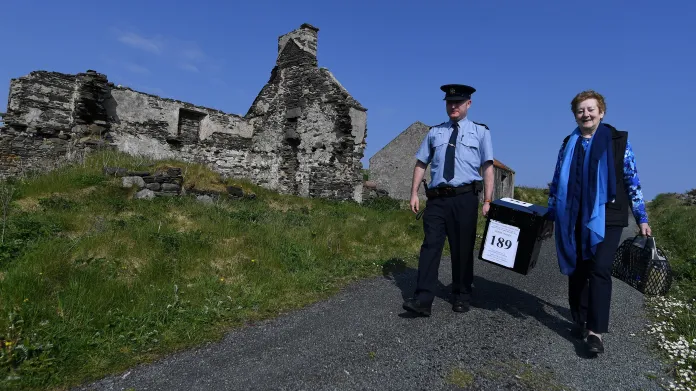 Irsko před referendem o potratech kontroluje reklamy na internetu