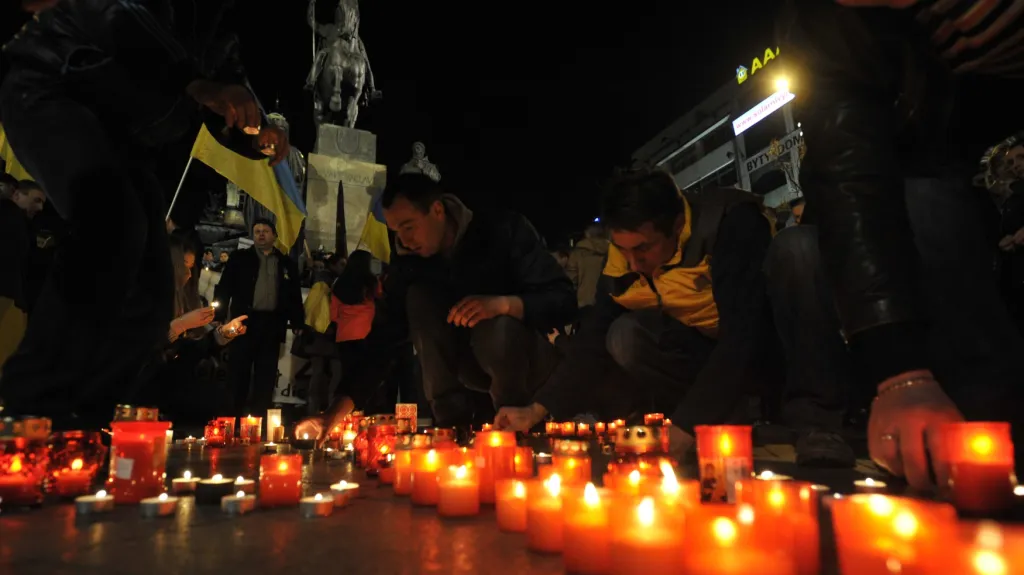 Večerní demonstrace na Václavském náměstí