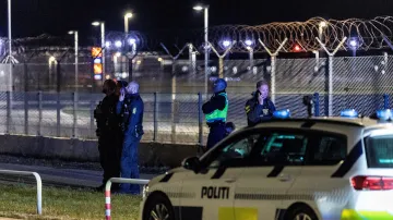 Policie zasahuje na letišti v Kodani kvůli přítomnosti dronů