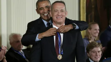 Obama a herec Tom Hanks