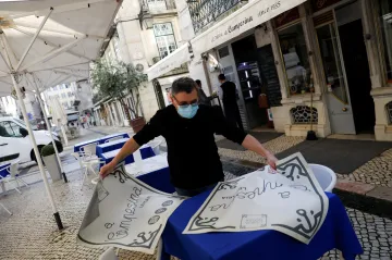 Pandemie ve světě: Anglie otevře obchody, kadeřnictví i zoo