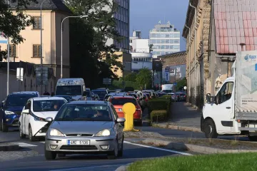 Oprava průtahu Olomoucí komplikuje dopravu. Na deset dní se zastaví i tramvaje