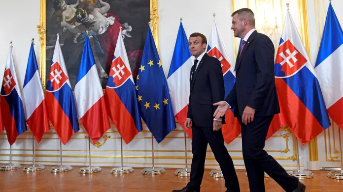 Macron jednal v Bratislavě i s premiérem Pellegrinim