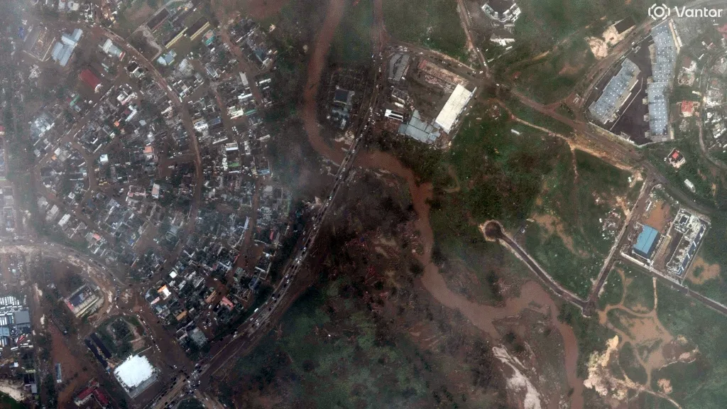 Satelitní snímek řeky Barnett u Montego Bay po hurikánu Melissa na Jamajce