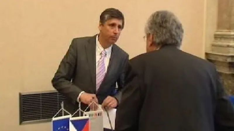 Vláda schválila výdajové rámce na roky 2010 až 2012