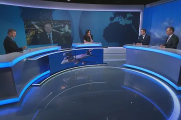 Vláda zareagovala okamžitě, říká Vondráček. Lipavský kritizuje její komunikaci