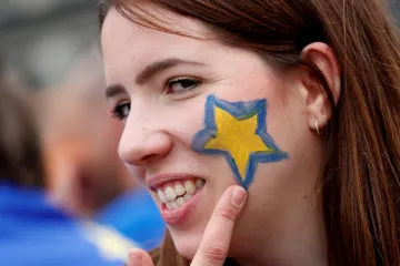 Celounijní výsledky: Končí dominance lidovců a socialistů v europarlamentu, i když frakce zůstanou největší