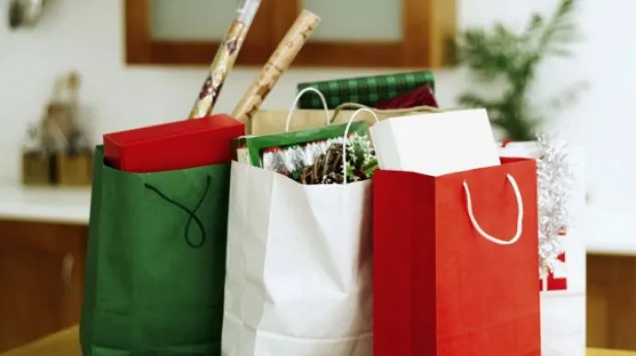 Výměna vánočních dárků tématem Ekonomiky ČT24