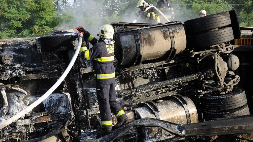 Nehoda kamionu na Jižní spojce