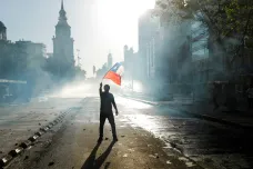 Když hvězdná ekonomika nestačí. Za bouřemi v Chile je extrémní nerovnost, lidé chtějí konec Pinochetovy ústavy
