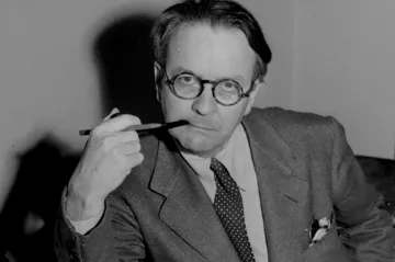 Pozdě, ale přece. Na svůj první román si počkali Chandler či Hrabal