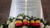 Květiny na památku obětí teroristických útoků v Bruselu z 22. března 2016