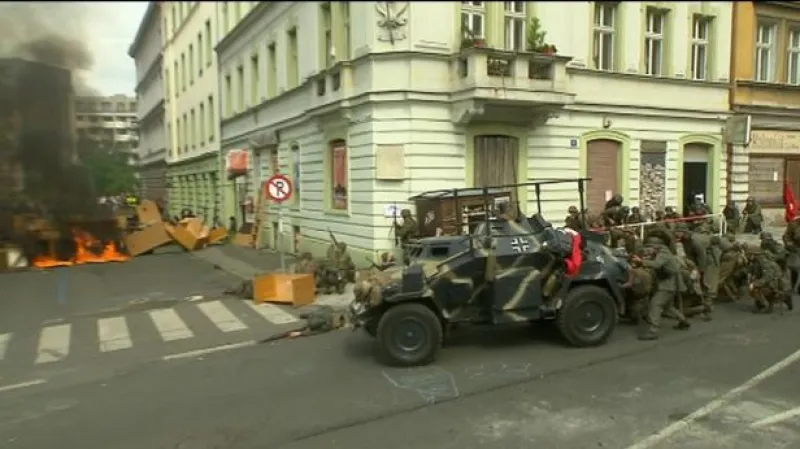 Válečný rachot se vrátil na Žižkov, povstalci se střetli s nacisty