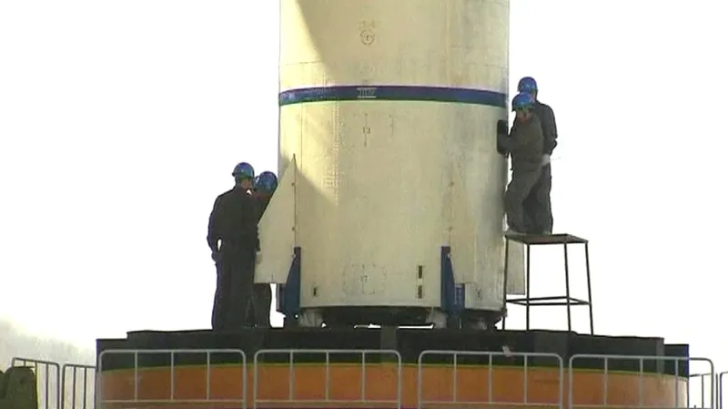 Příprava severokorejské rakety