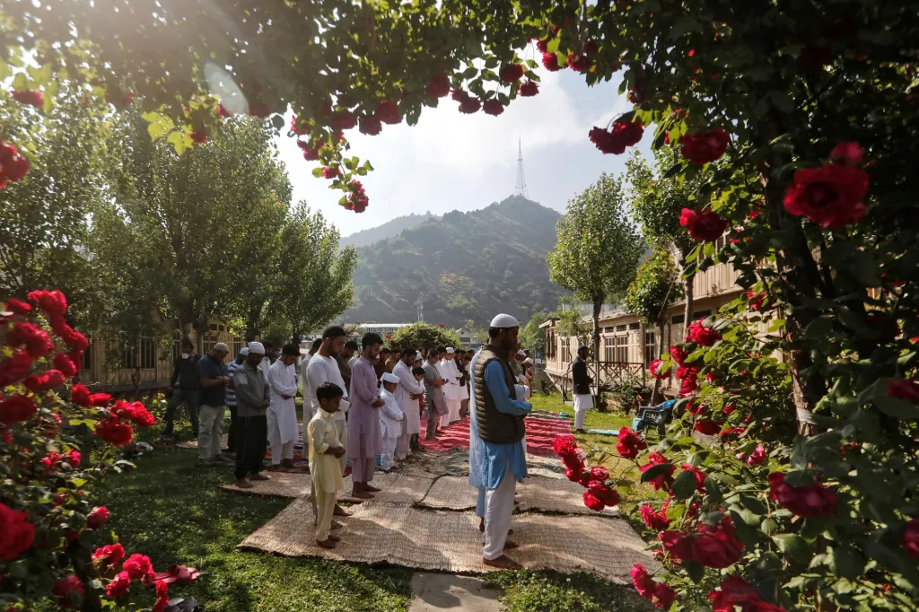 Přerušení půstu v indickém Kašmíru bylo zahájeno společnou modlitbou