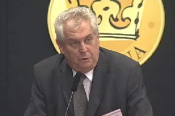 Zeman prosí sněmovnu: Schvalte Janotův návrh