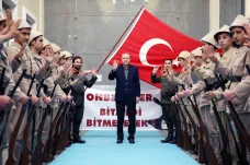 Erdogan přitvrdil: Z nacistických praktik obvinil přímo kancléřku Merkelovou