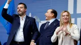 Matteo Salvini, Silvio Berlusconi a Giorgia Meloniová při oslavě vítězství ve volbách (22. září 2022)