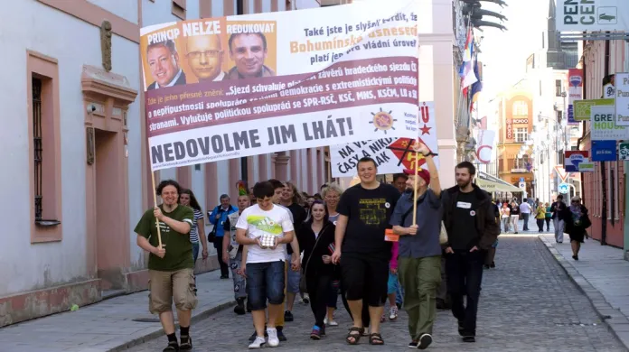 Protest proti komunistům v Českých Budějovicích