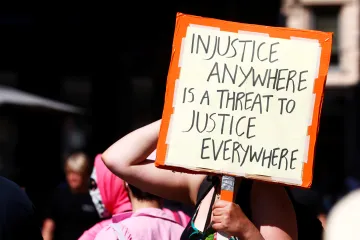 V Helsinkách demonstrují ochránci lidských práv i ekologové