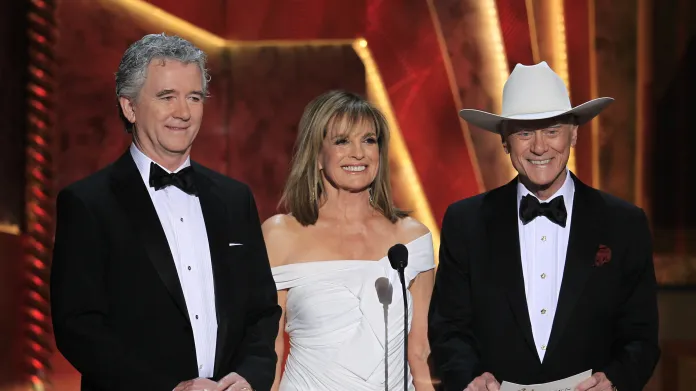 Herci ze seriálu Dallas (zleva): Patrick Duffy, Linda Grayová a Larry Hagman