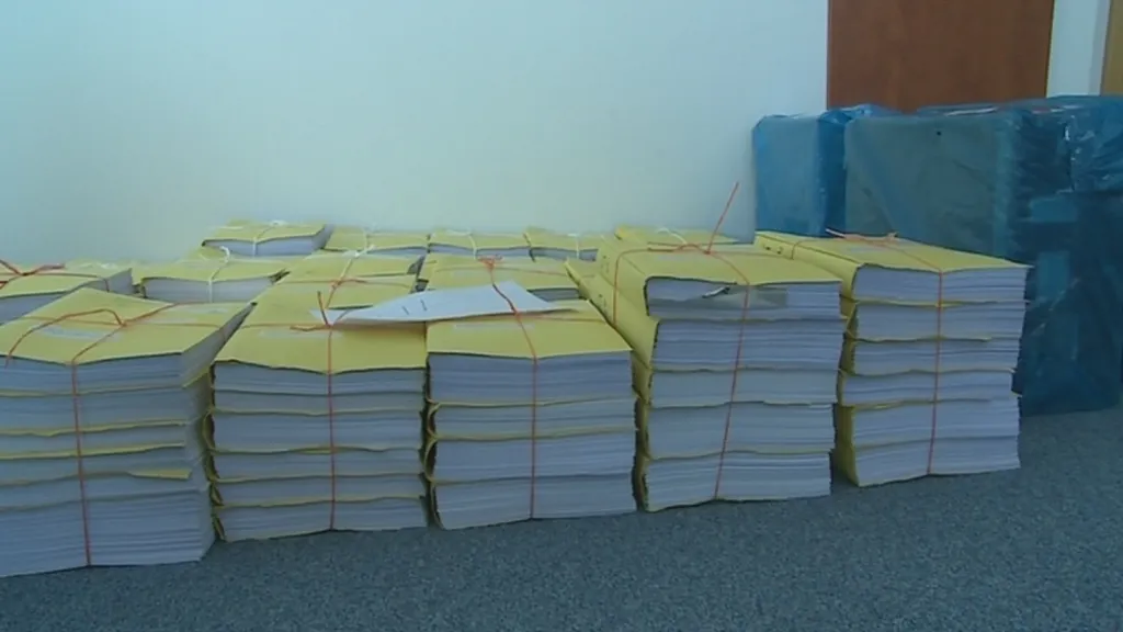 Spisový materiál zabral na krajském státním zastupitelství celou místnost